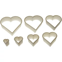SilikoMart szív alakú kiszúró készlet, 7 darab