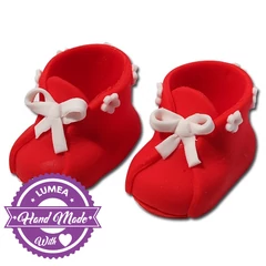 Lumea 1 pár piros tipegő cukormasszából