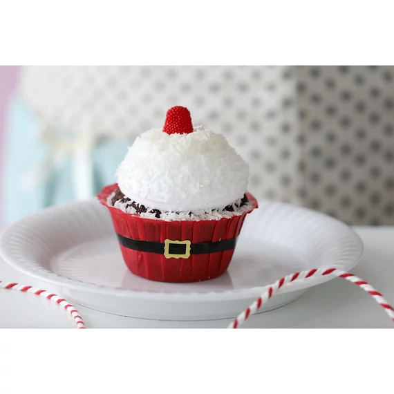 Wilton mikulásos piros muffin papír – 12 darab